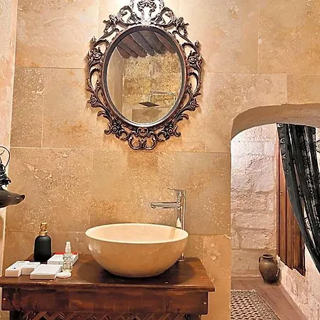 Shadow Cave House Otel *