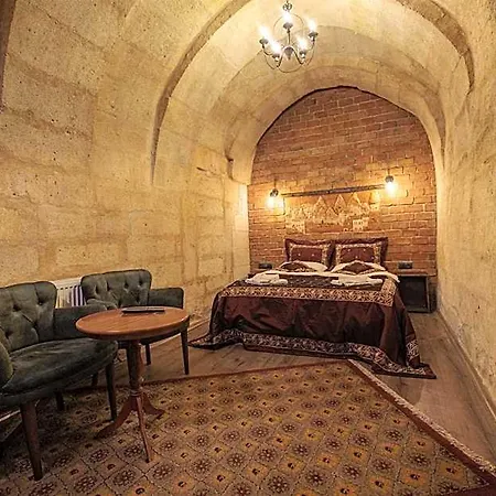 Shadow Cave House *