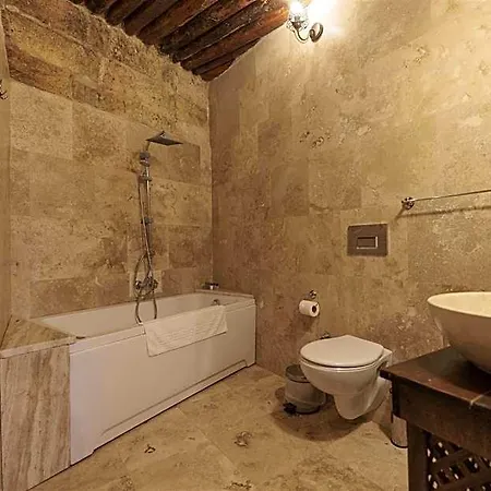 Otel Shadow Cave House