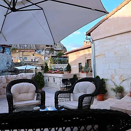 Shadow Cave House Otel