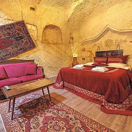 Otel Shadow Cave House