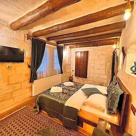 Shadow Cave House Otel